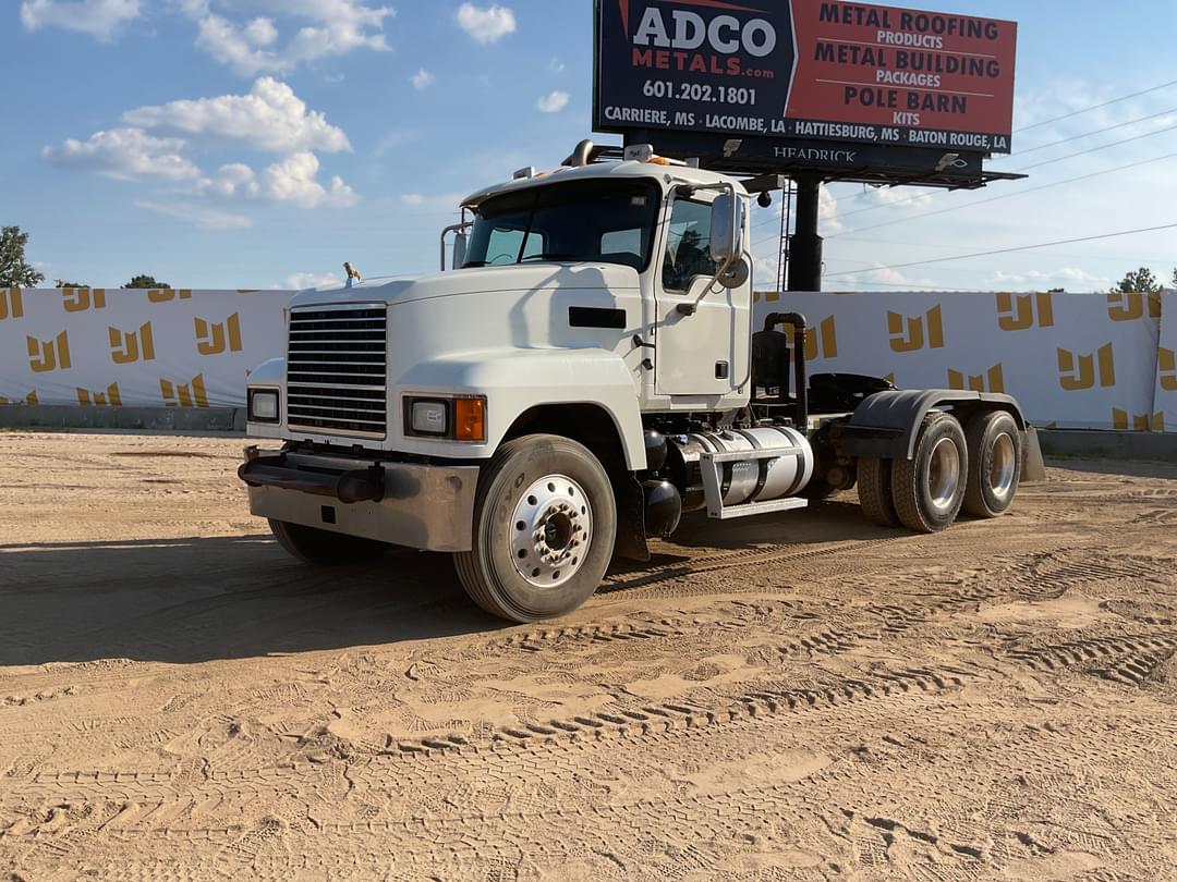 Image of Mack Pinnacle CHU613 Primary image