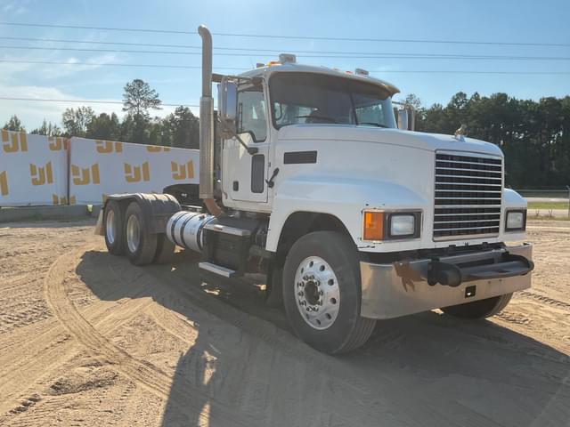 Image of Mack Pinnacle CHU613 equipment image 2