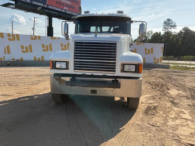 Image of Mack Pinnacle CHU613 equipment image 1