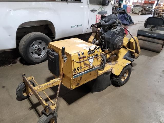 Image of Vermeer SC252 equipment image 2