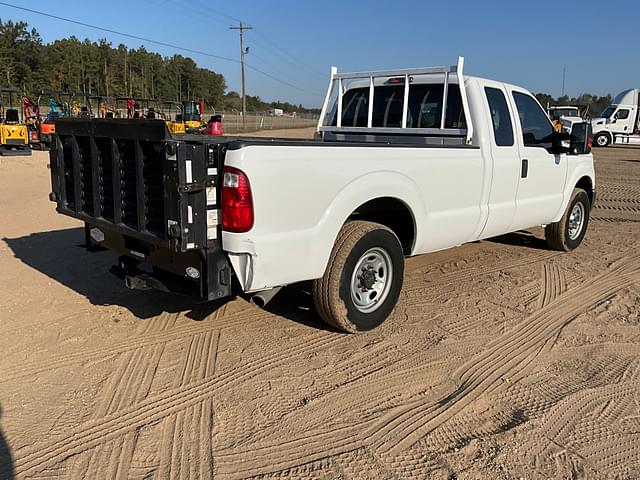 Image of Ford F-250 equipment image 4