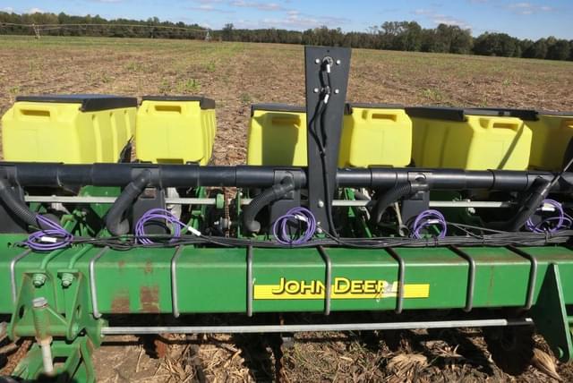 Image of John Deere 1730 equipment image 4