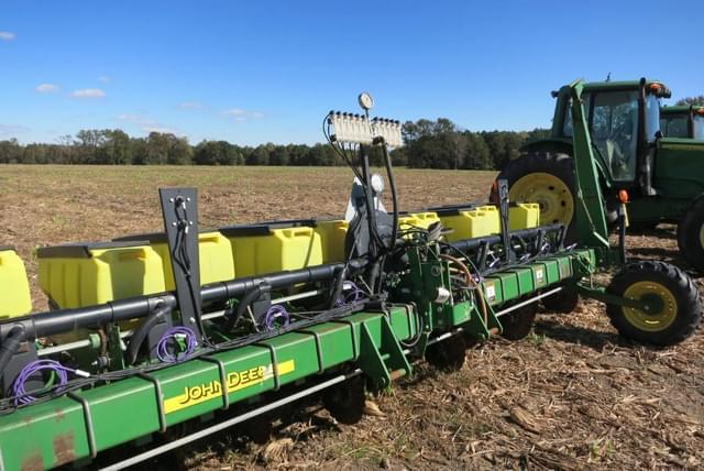 Image of John Deere 1730 equipment image 3