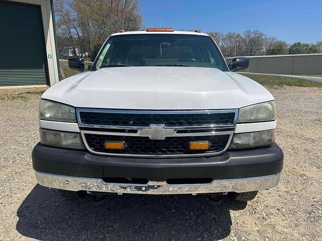 Image of Chevrolet 3500 equipment image 1