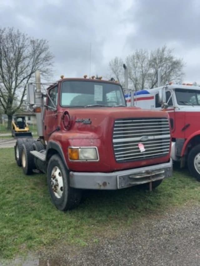 Image of Ford L9000 equipment image 1