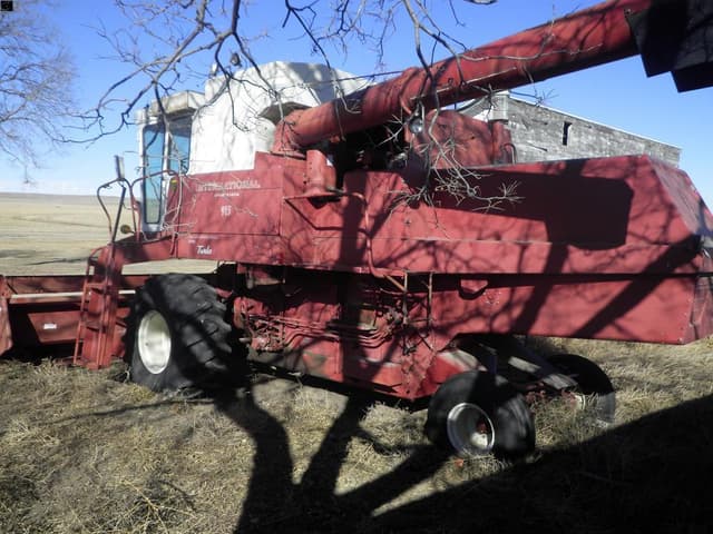 Image of International Harvester 915 equipment image 3