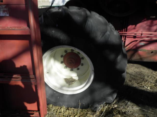 Image of International Harvester 915 equipment image 4