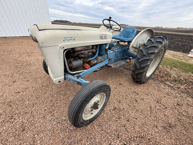 Image of Ford 600 equipment image 1