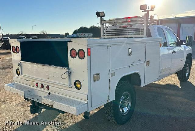 Image of Chevrolet 2500HD equipment image 4