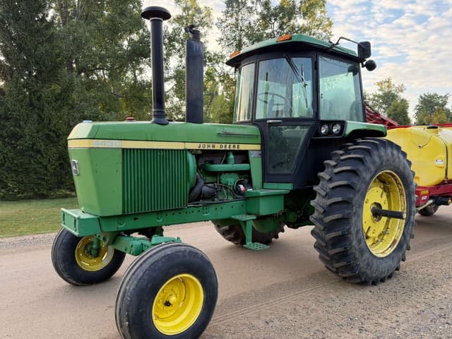 Image of John Deere 4430 equipment image 4