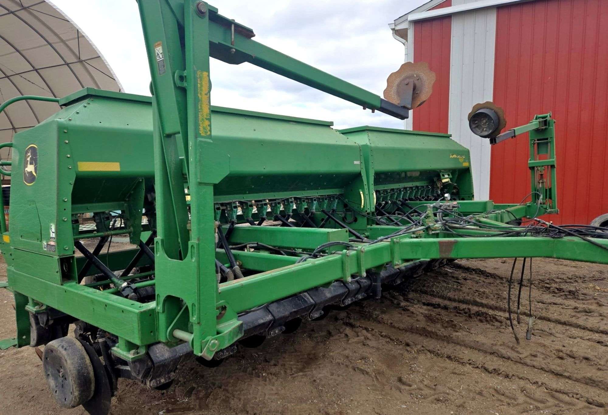 2002 John Deere 1590 Equipment Image0
