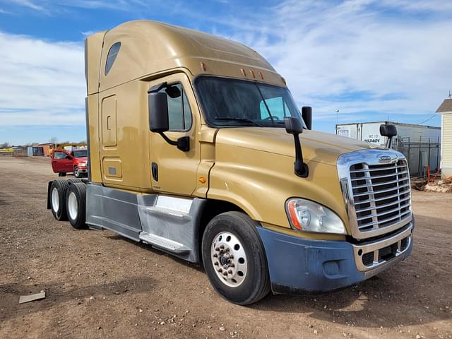 Image of Freightliner Cascadia 125 equipment image 1