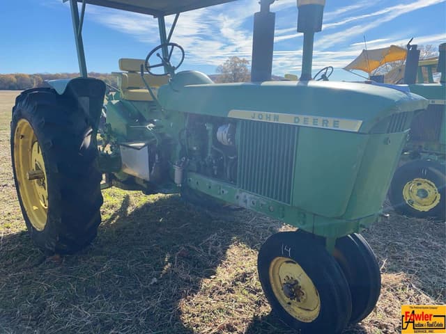 Image of John Deere 3020 equipment image 1