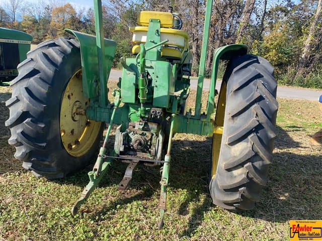 Image of John Deere 3020 equipment image 4