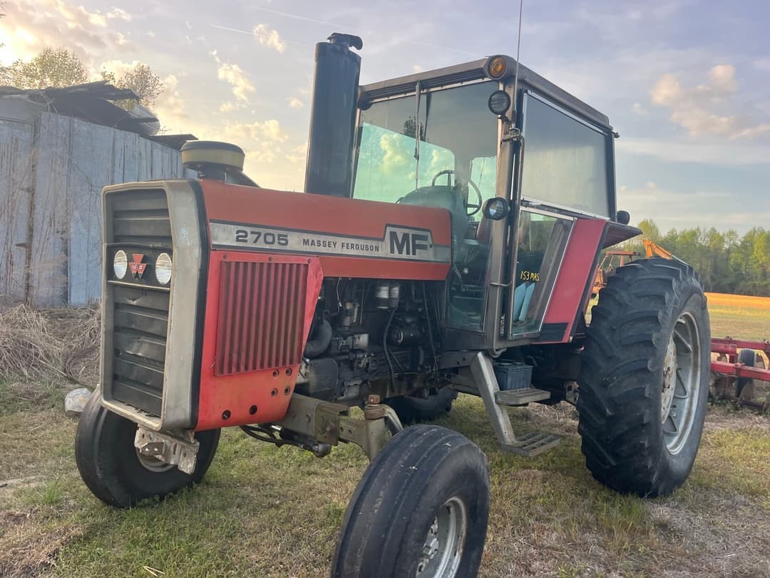 Image of Massey Ferguson 2705 Primary image