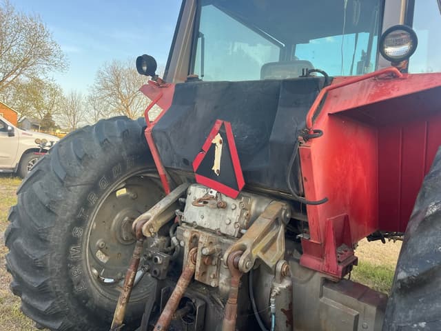 Image of Massey Ferguson 2705 equipment image 3