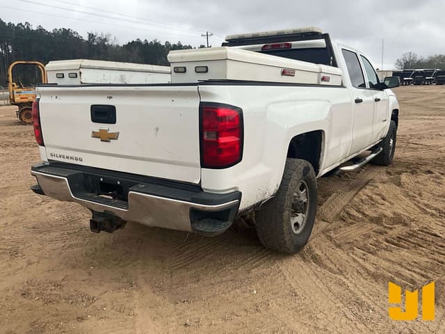 Image of Chevrolet 2500HD equipment image 4