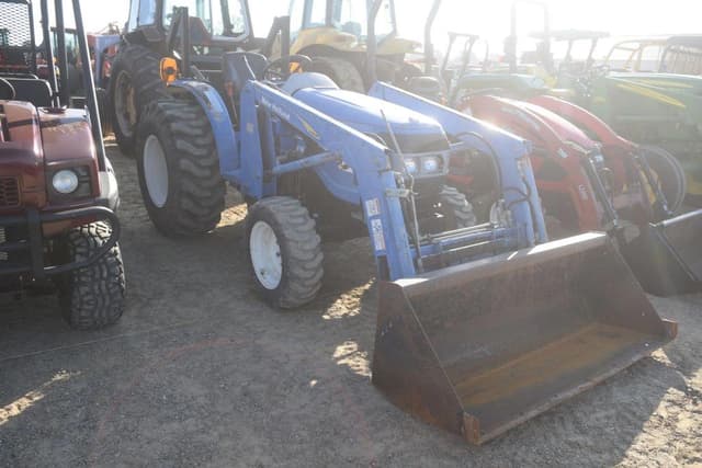 Image of New Holland Workmaster 35 equipment image 3