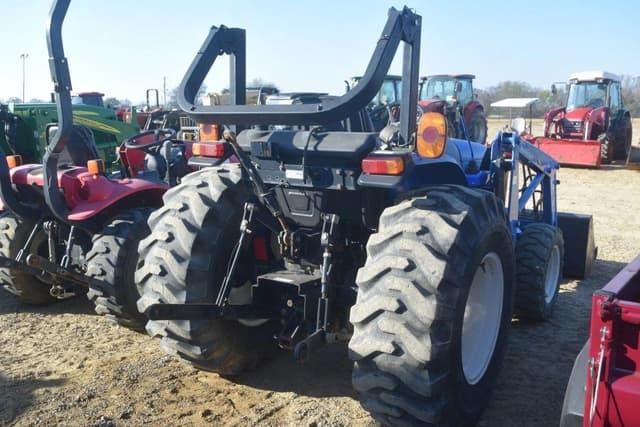 Image of New Holland Workmaster 35 equipment image 2