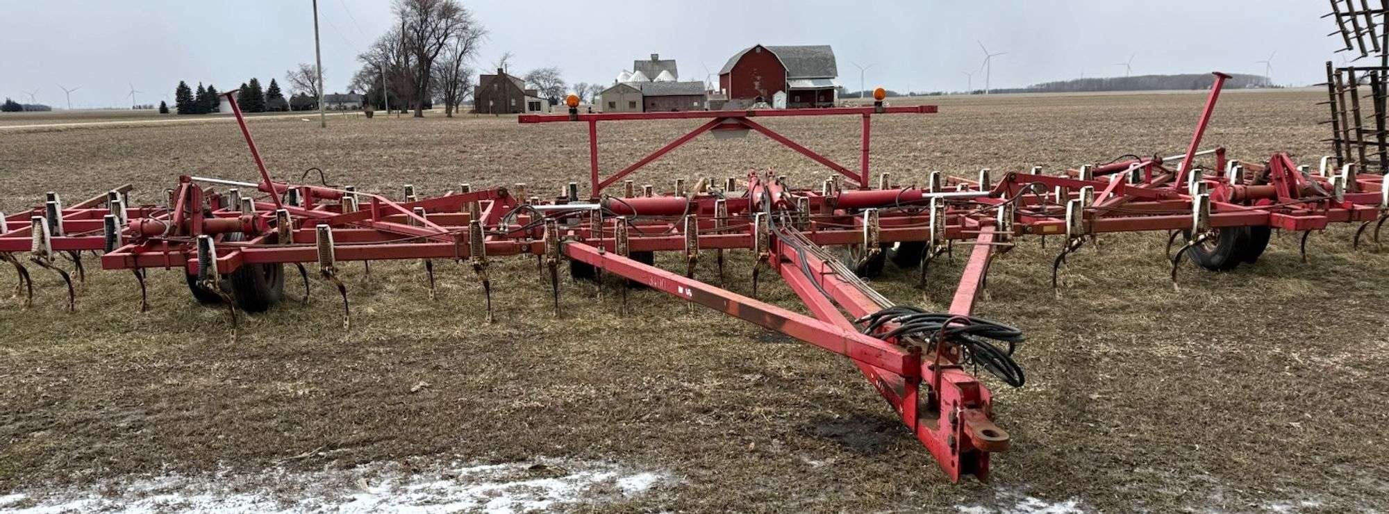 Wil-Rich 3400 Equipment Image0