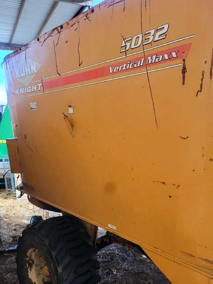 Kuhn Knight Vertical Maxx 5032 Hay and Forage Grinders/Mixers for Sale