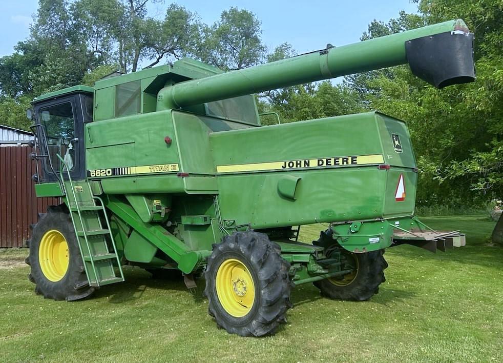 Image of John Deere 6620 Primary image
