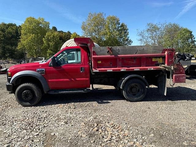 Image of Ford F-550 equipment image 1