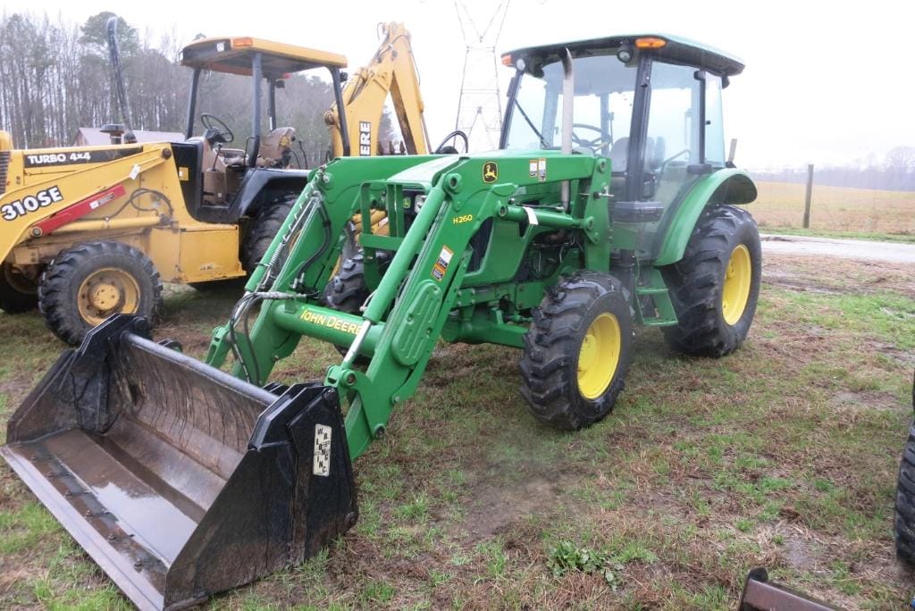 John Deere 5083E Equipment Image0