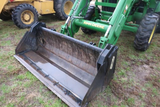 Image of John Deere 5083E equipment image 2