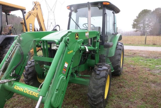 Image of John Deere 5083E equipment image 4