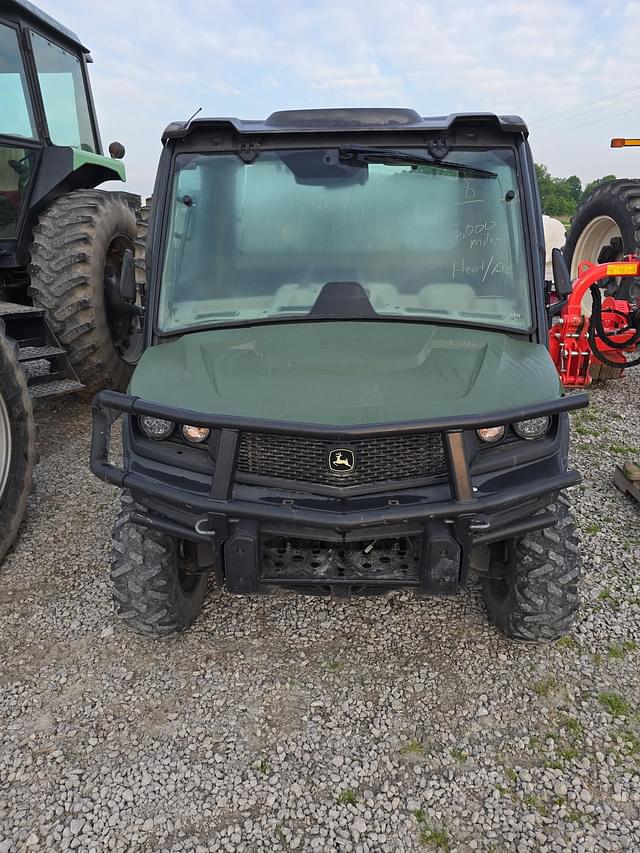 Image of John Deere XUV 835R equipment image 1