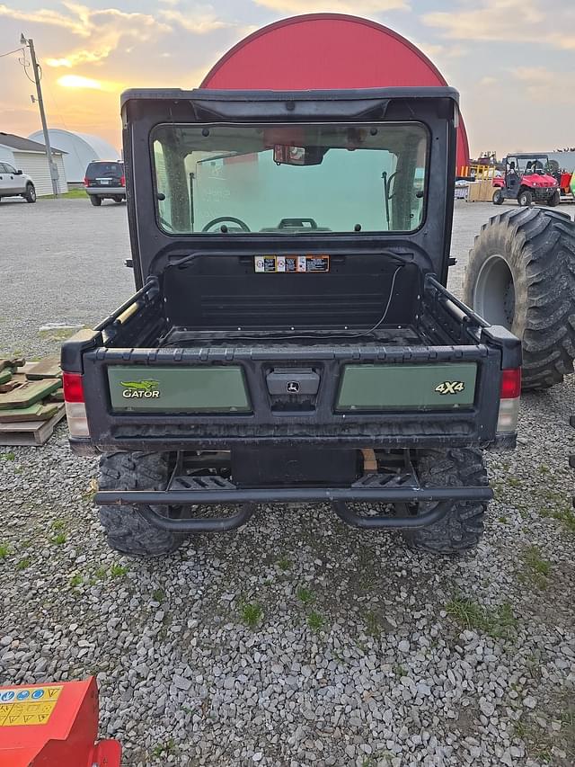 Image of John Deere XUV 835R equipment image 4