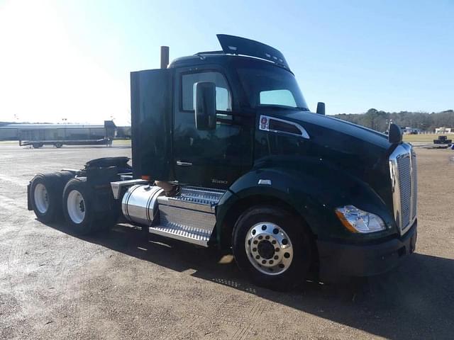 Image of Kenworth T680 equipment image 1