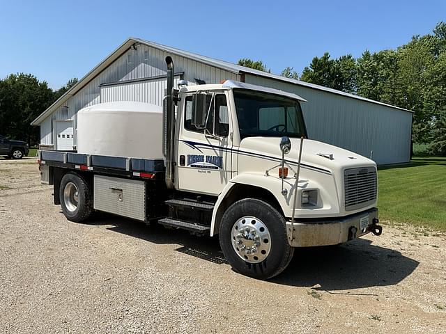 Image of Freightliner FL70 equipment image 1