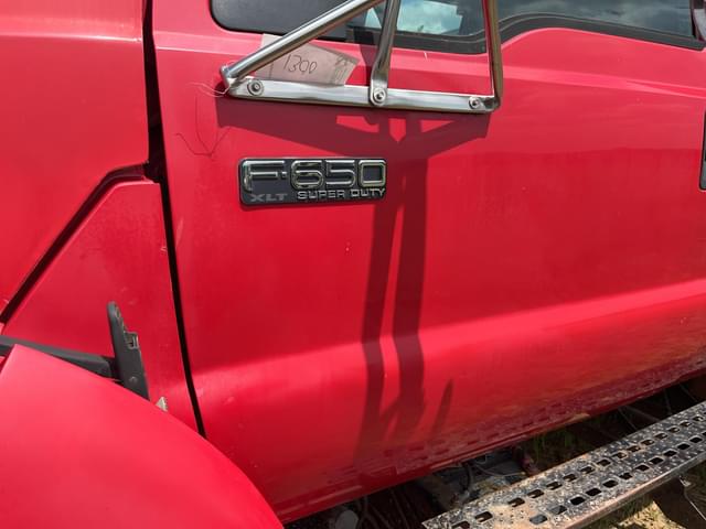 Image of Ford F-650 equipment image 3