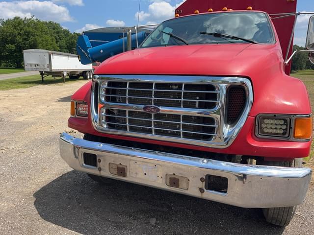 Image of Ford F-650 equipment image 1