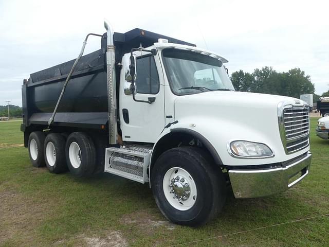 Image of Freightliner M2 112 equipment image 1