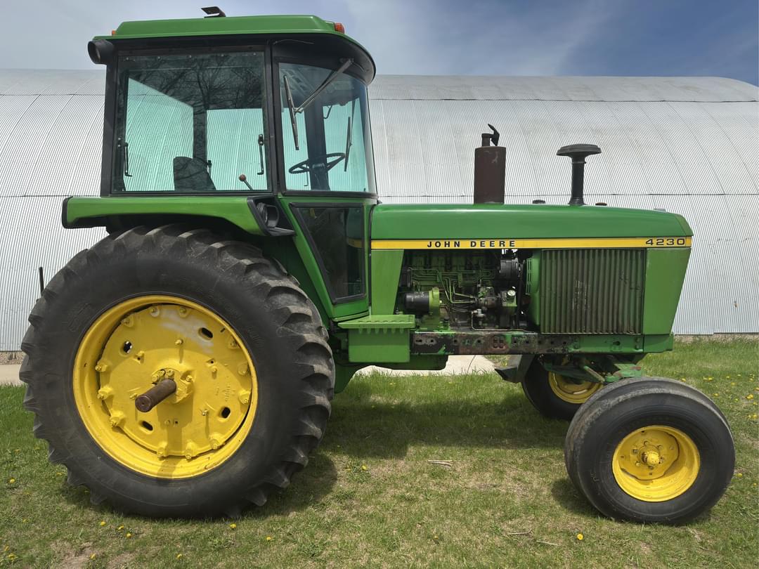 Image of John Deere 4230 Primary image