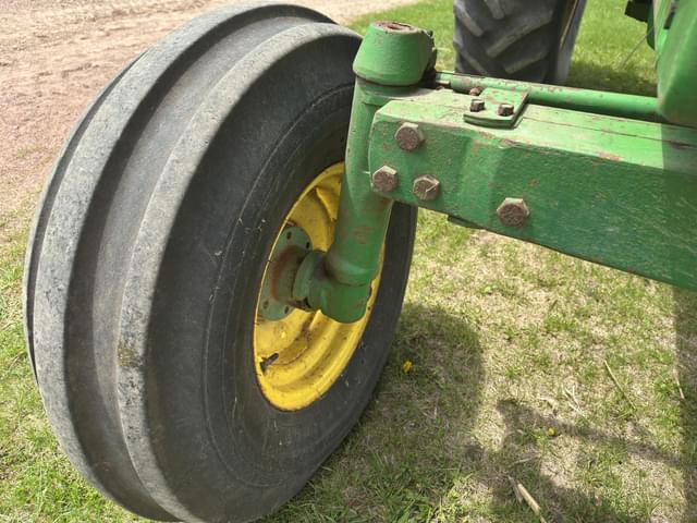 Image of John Deere 4230 equipment image 4