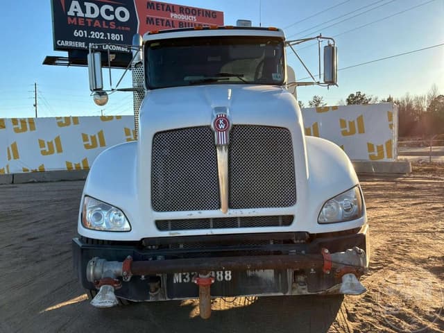 Image of Kenworth T440 equipment image 1