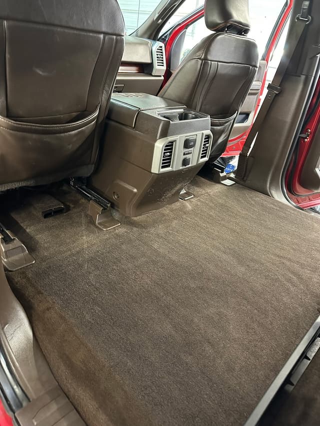 Image of Ford F-150 equipment image 2