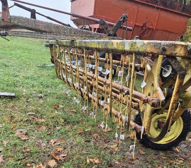 Image of New Holland 256 equipment image 1