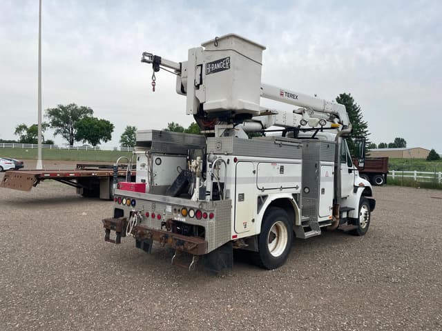 Image of International 4400 equipment image 2