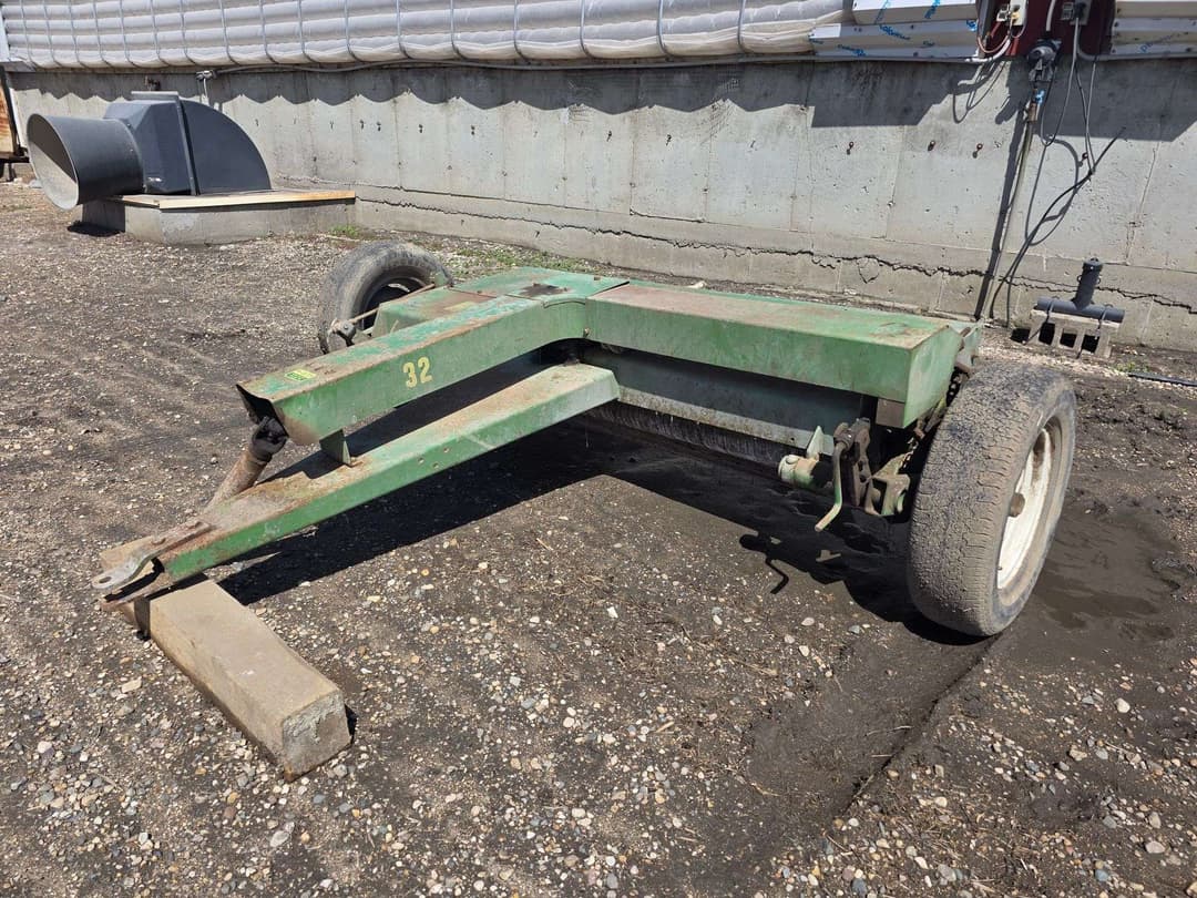 Image of John Deere 32 Primary image