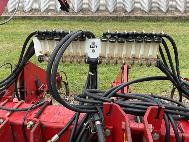 Image of International Harvester 183 equipment image 2