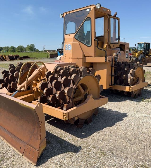 Image of Caterpillar 815 equipment image 2