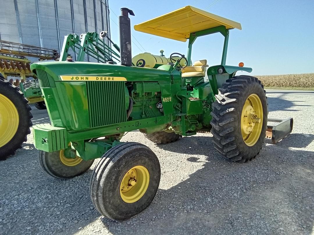 Image of John Deere 4520 Primary image