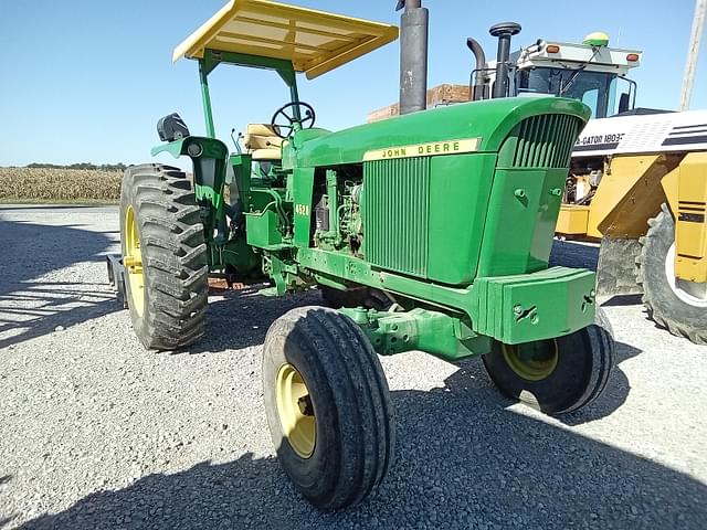 Image of John Deere 4520 equipment image 3