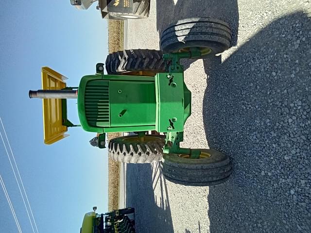 Image of John Deere 4520 equipment image 2