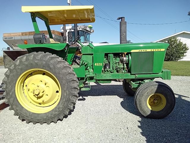 Image of John Deere 4520 equipment image 4